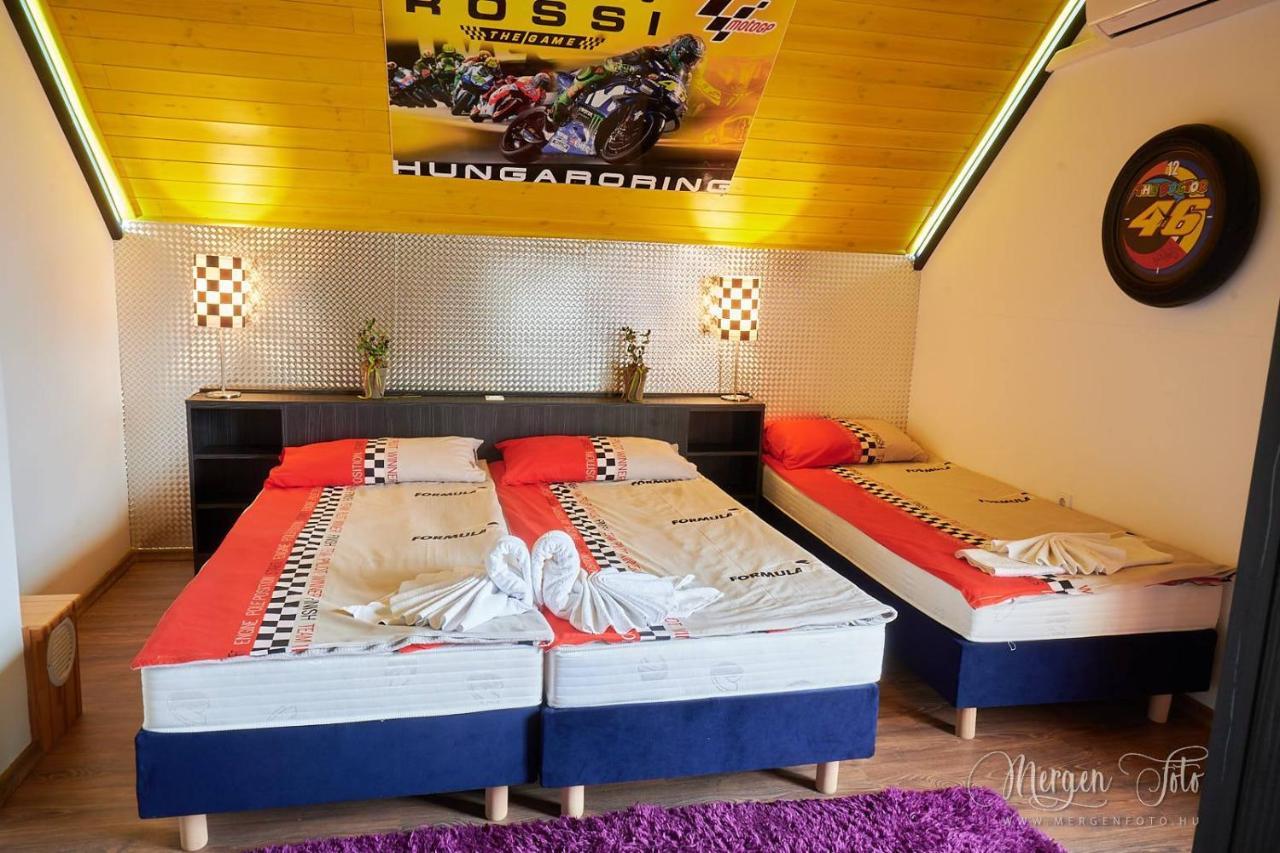 Bed and Breakfast Kamaras Ring House à Mogyoród Extérieur photo